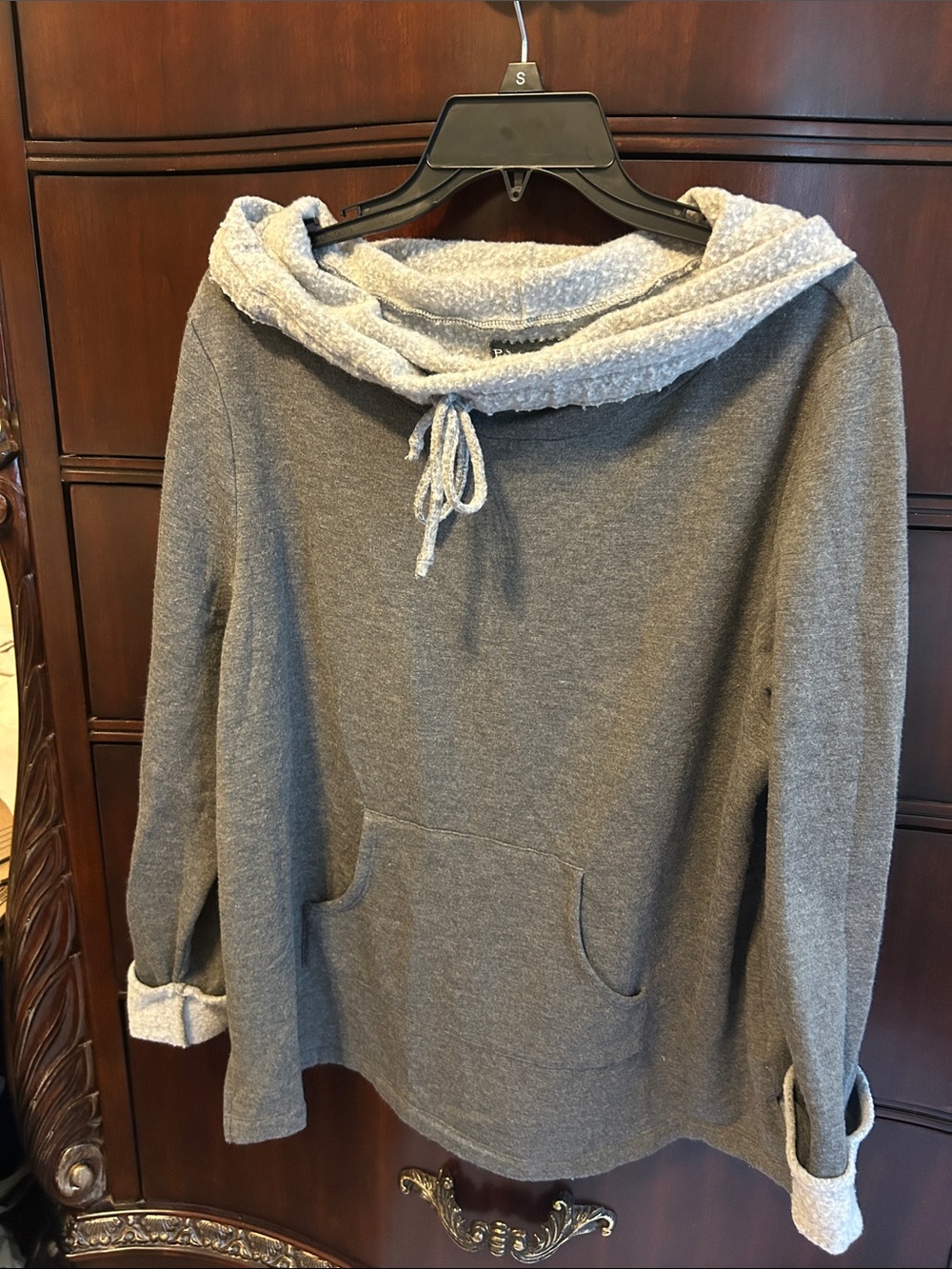 Cozy Gray Hooded Pullover Sweatshirt with Sherpa Trim